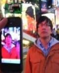 Amerika bu genci konuşuyor New York'un ünlü Times Meydanı'ndaki monitörler, Japon asıllı biri tarafından kırıldı (hack'lendi).