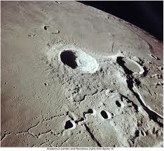 Ay'a çarpan meteor 20 metrelik krater oluşturdu.