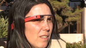 Google Gözlük'le araba kullanan kadının davası düştü