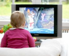 Televizyon izlemek çocuğun konuşmasını geciktirir mi?