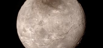Plüton’un uydusu Charon’dan yeni resimler