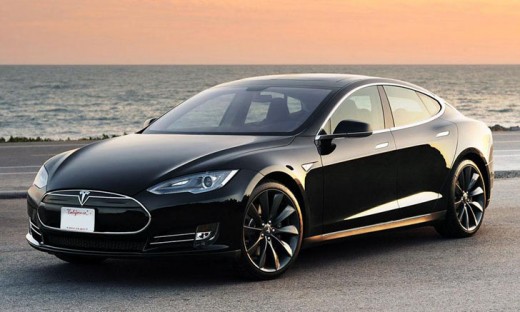 Tesla-Model-S-Black-elektrikli-araba