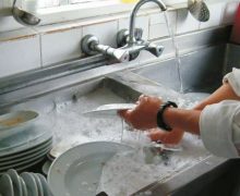 Bilim insanları: Bulaşık yıkamak sağlığa faydalı